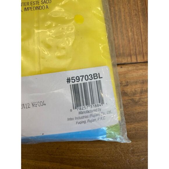 Intex SWIM MATS 2/ PER PACKAGE 72" X 27" 2 DIFFERENT COLORS - Picture 4 of 5